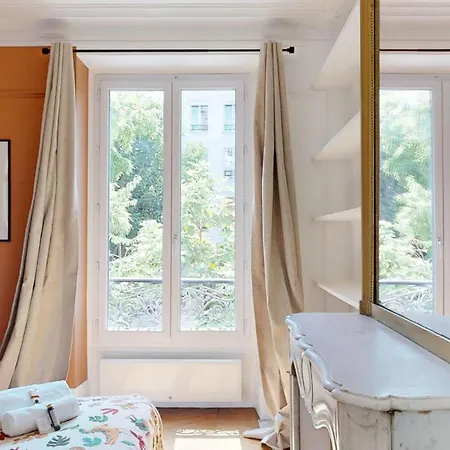 Bluestay 285 - A Apartment Paris